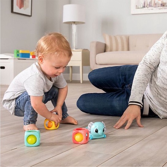 Lamaze Stack, Rattle & Roll
Block Set - Picture 4 of 5